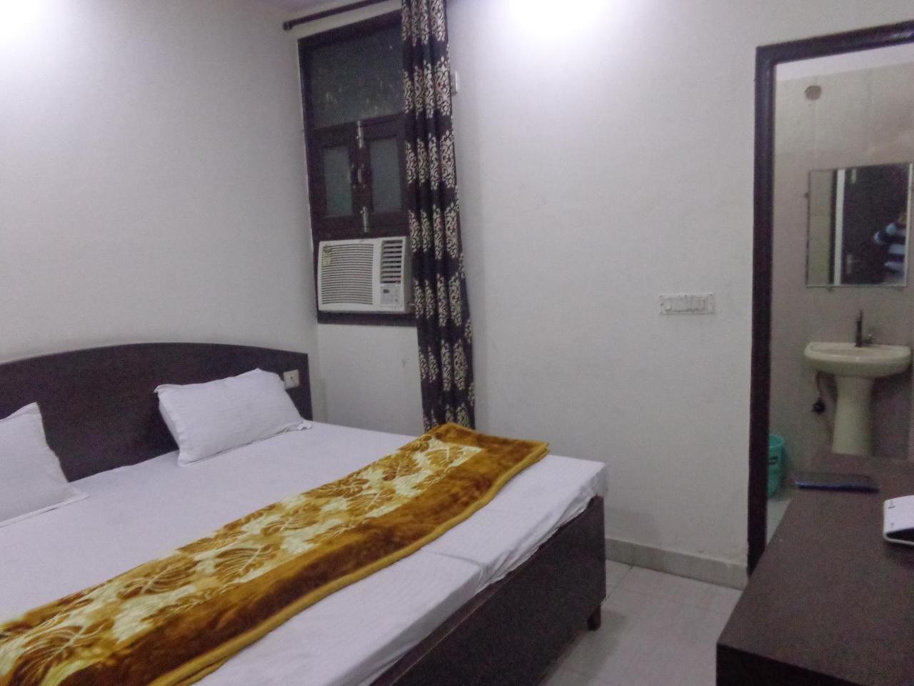 Silver Residency Hotel Új-Delhi Kültér fotó