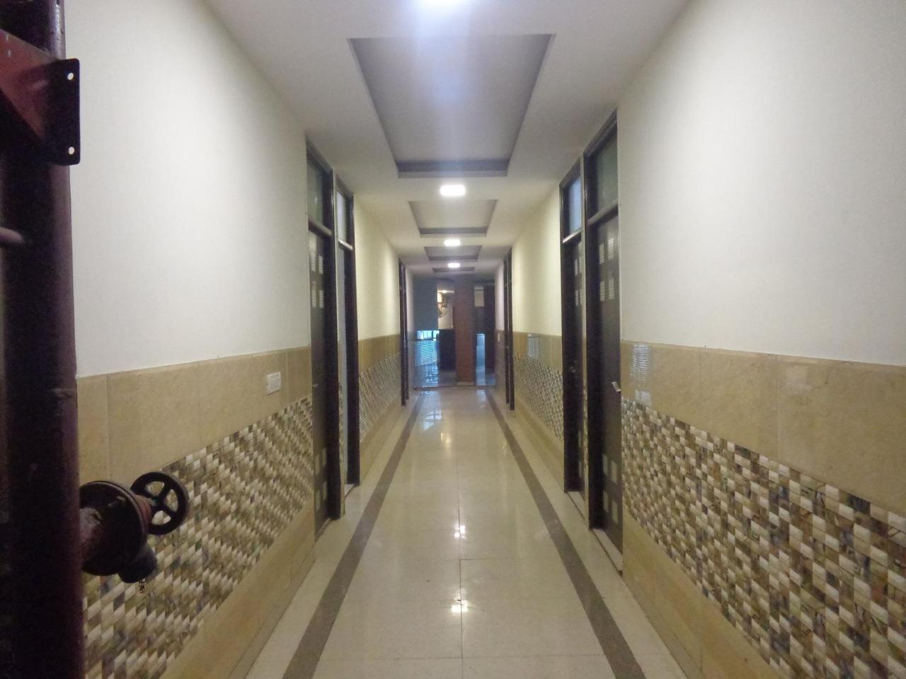 Silver Residency Hotel Új-Delhi Kültér fotó
