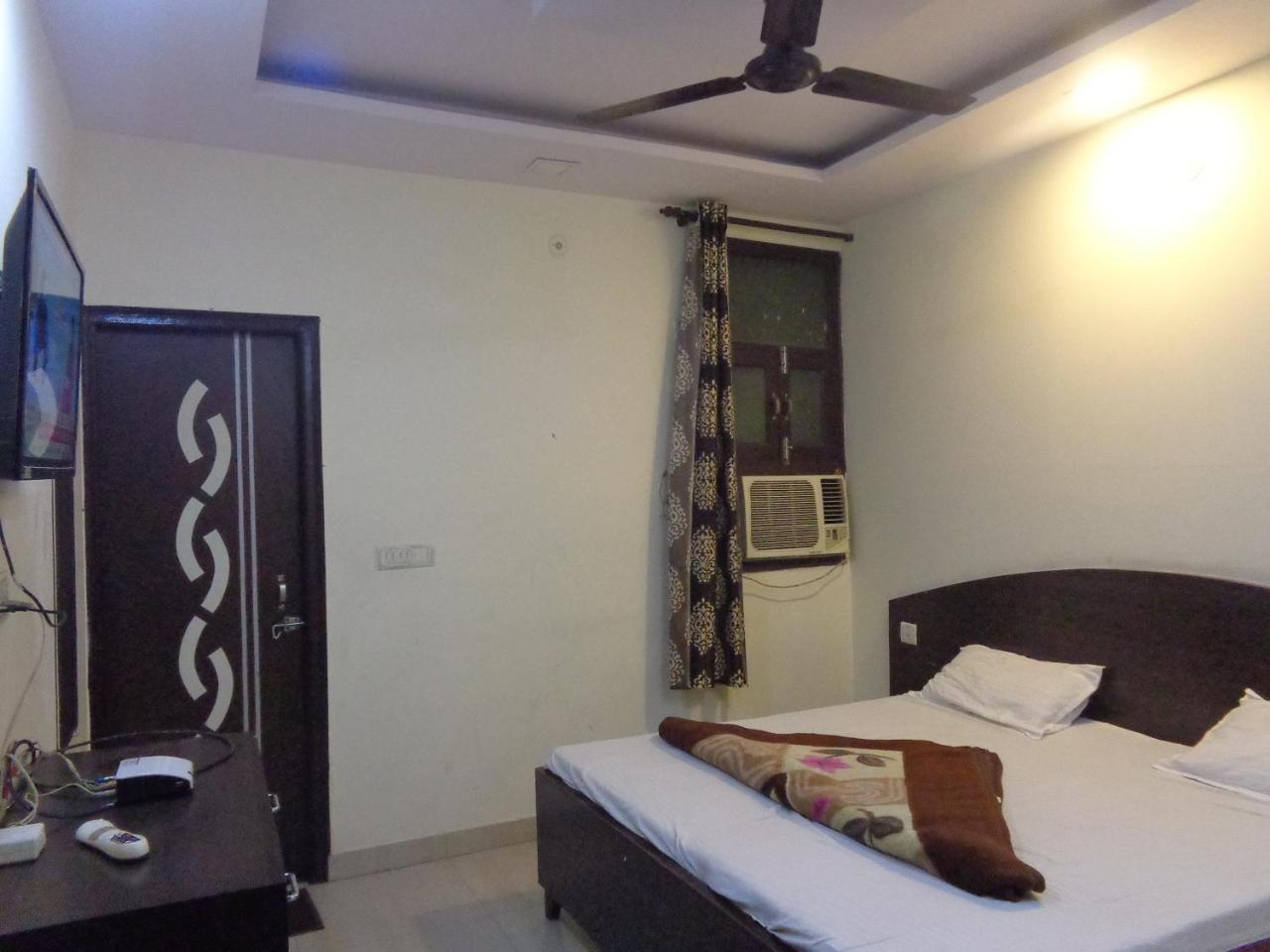 Silver Residency Hotel Új-Delhi Kültér fotó