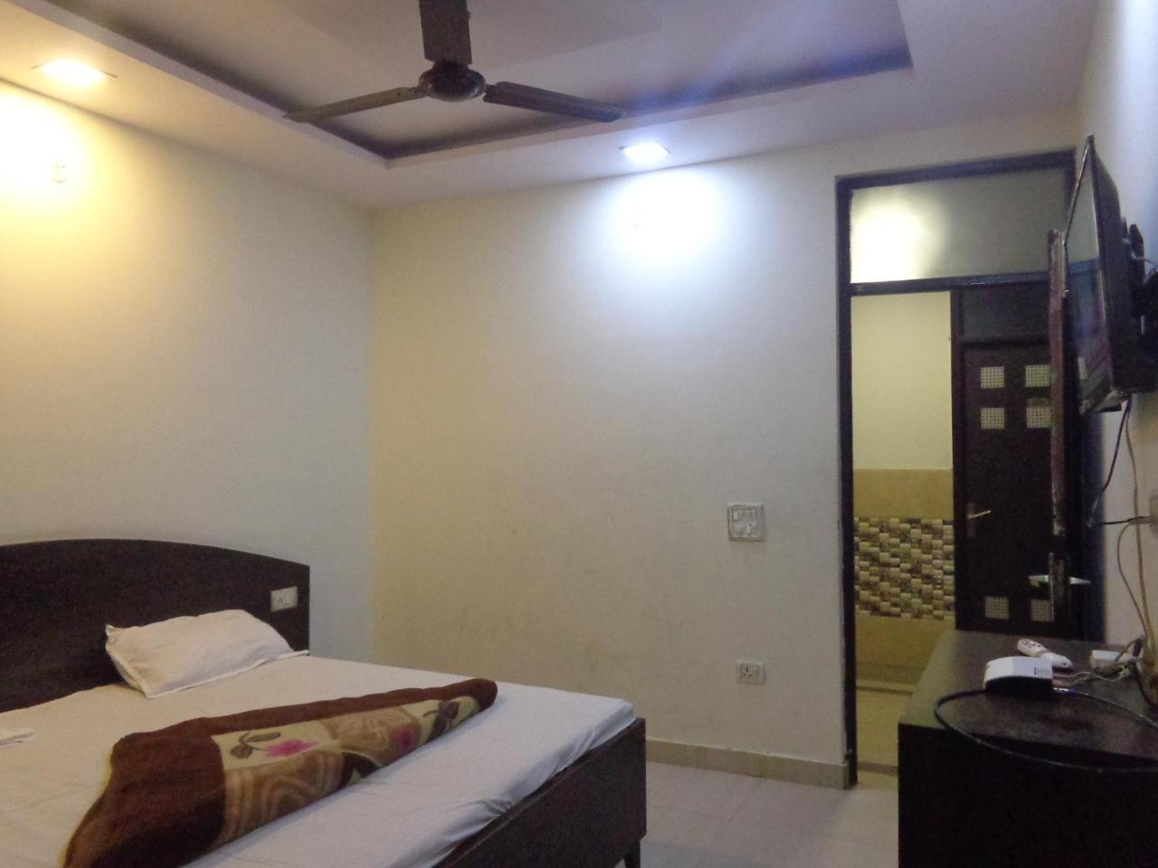 Silver Residency Hotel Új-Delhi Kültér fotó