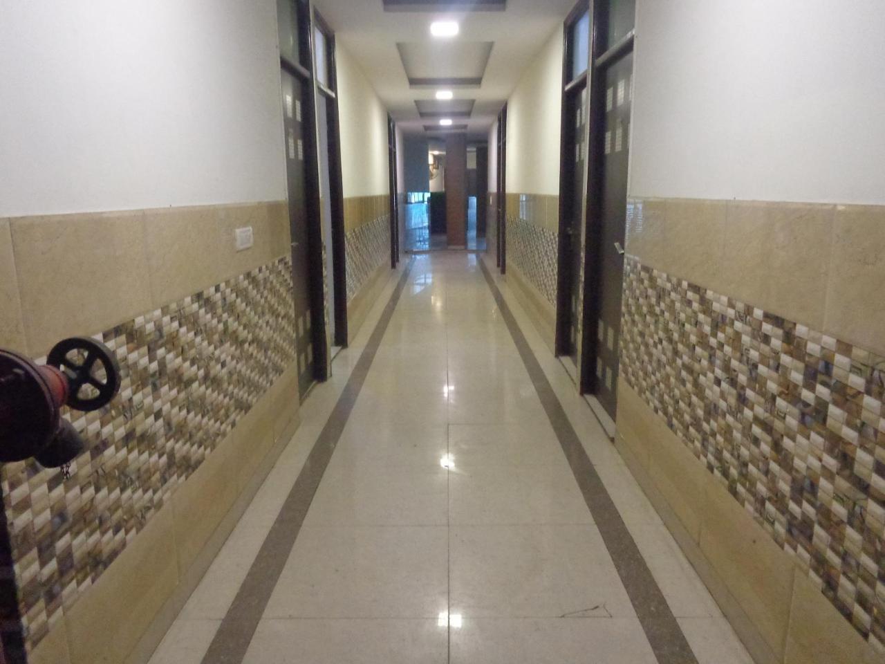 Silver Residency Hotel Új-Delhi Kültér fotó