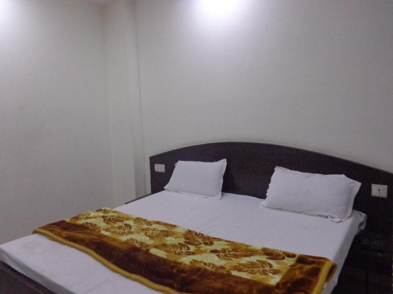 Silver Residency Hotel Új-Delhi Kültér fotó