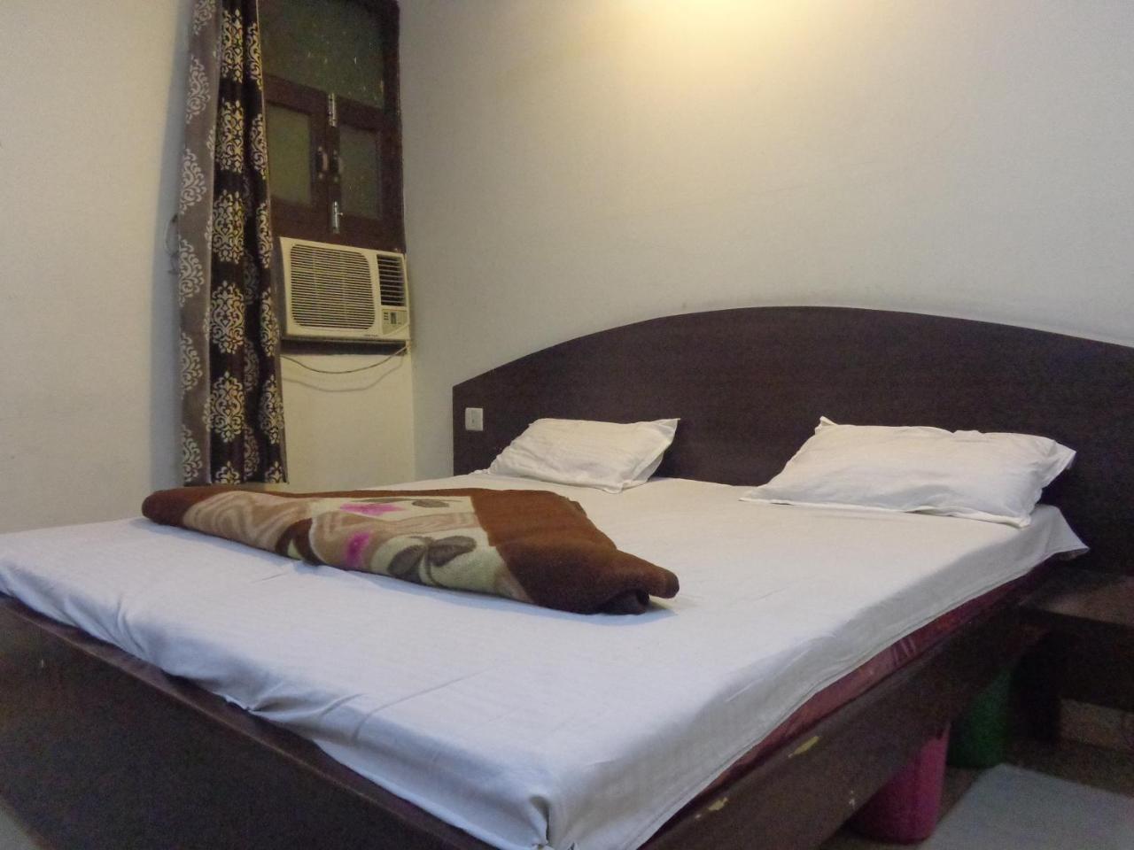 Silver Residency Hotel Új-Delhi Kültér fotó